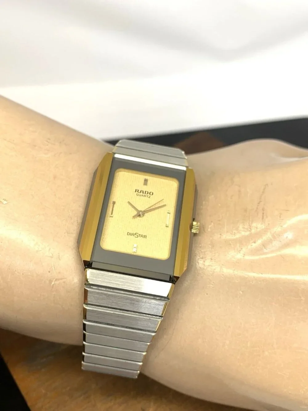 Rado Unisex Watch 110-0201 Diastar Swiss Quartz Vintage 2-Tone Steel Tank 27.5mm